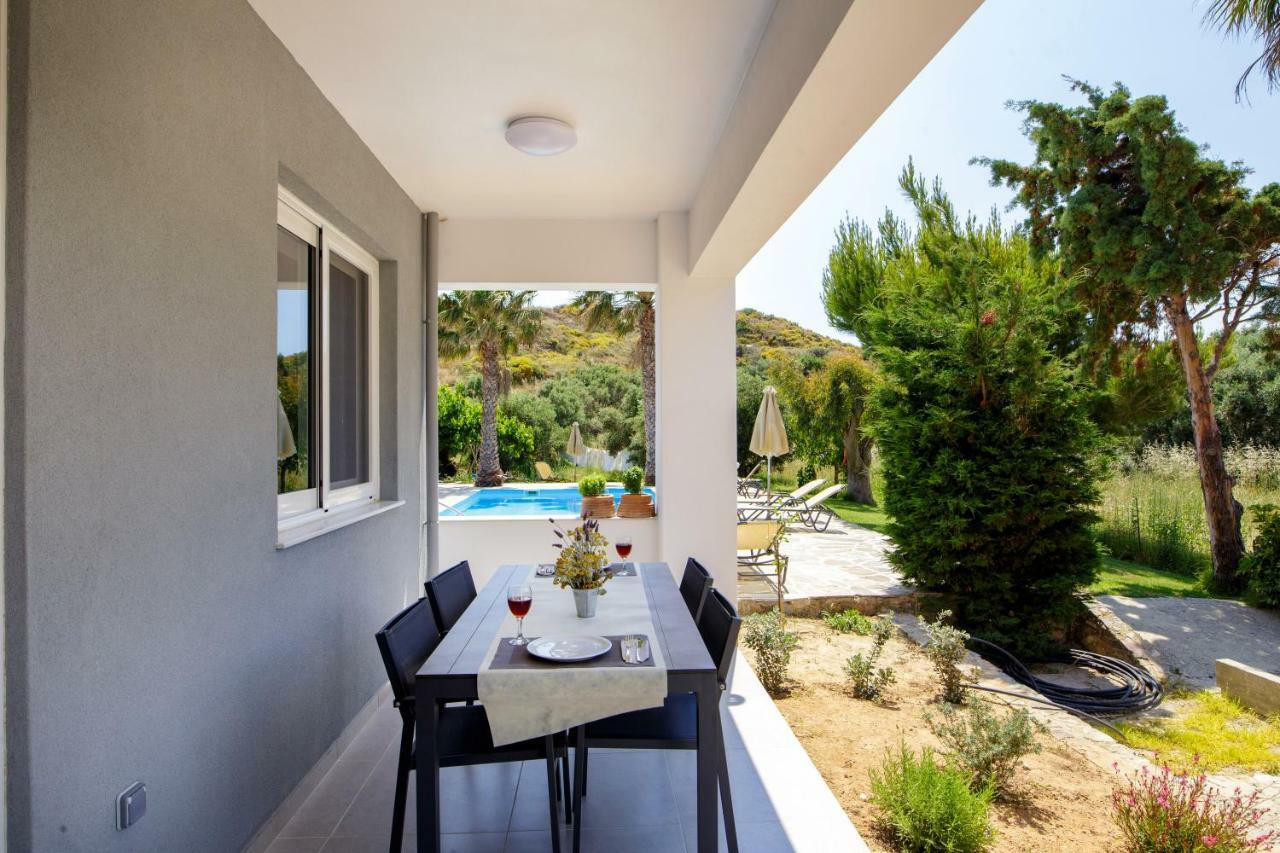 Irida Guesthouse By The Pool Плакиас Экстерьер фото